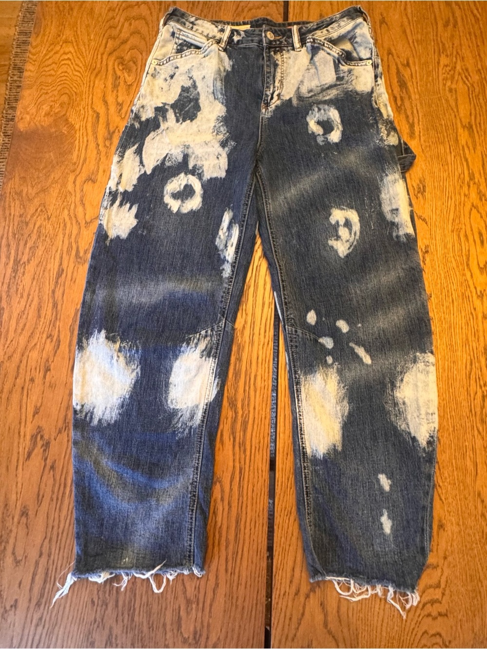 Anthro Pilcro The Bow Boyfriend Jeans Bleach Barrel Style Size 29 Fray Ankle - Picture 2 of 16